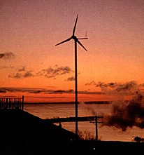 Whisper_H900_Three-Blade.jpg (25495 bytes)